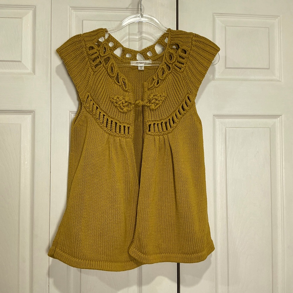 🩷 Fever Short Sleeve Yellow / Gold Cotton One Button Sweater - Medium (01122)